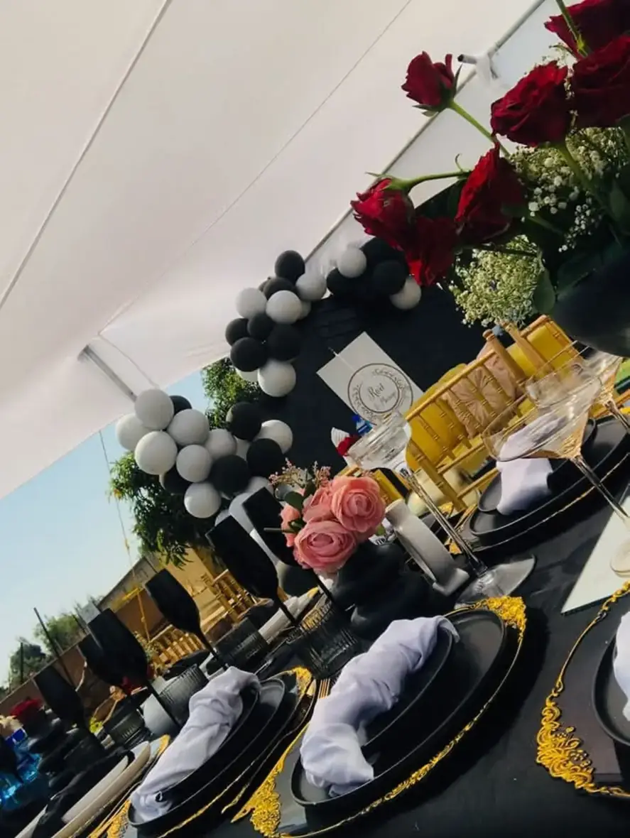 Midnight Elegance. Deep black table styling, polished finishes and florals designed to leave an impression.